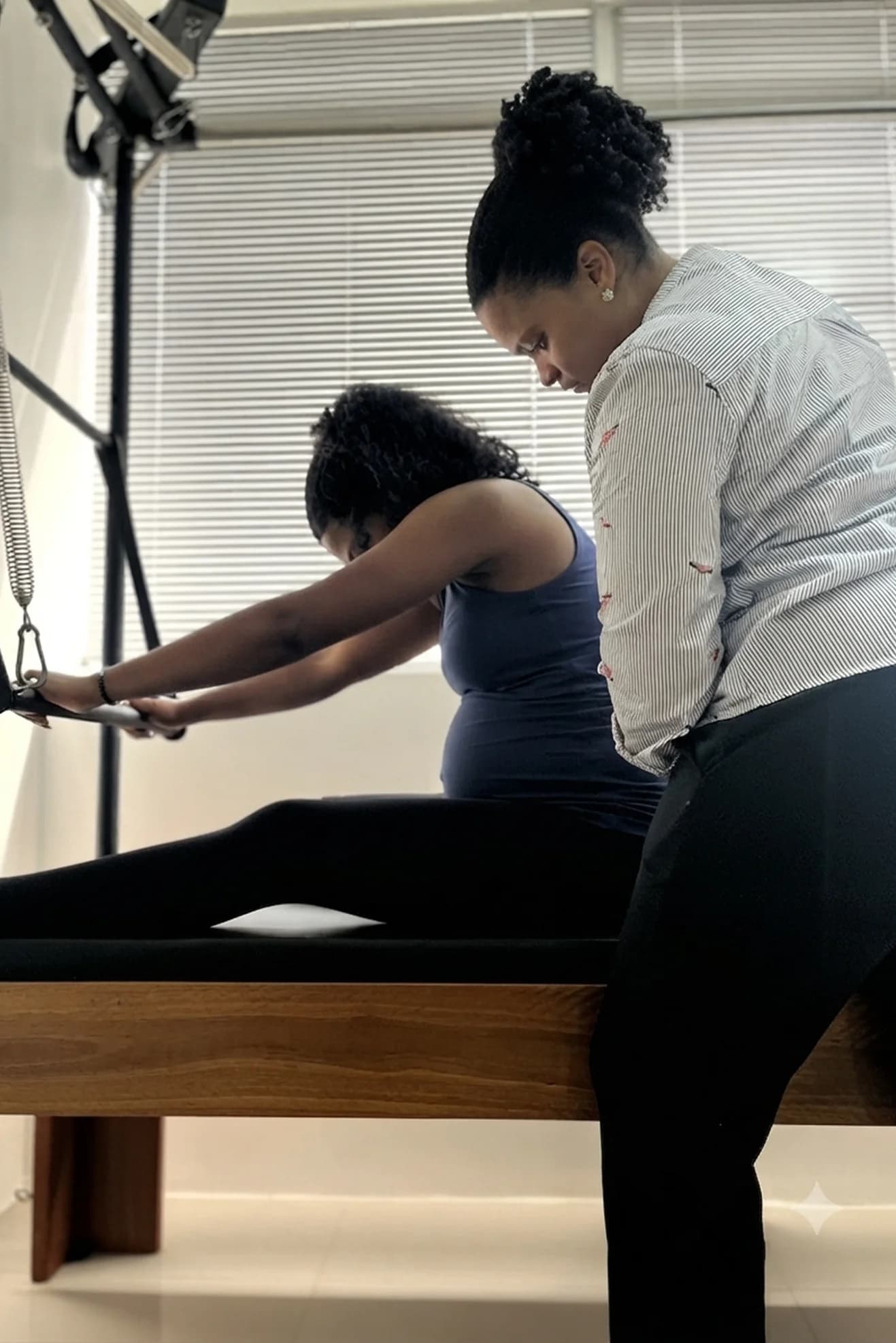 Aula de Pilates Clássico no Studio Vitória Souza